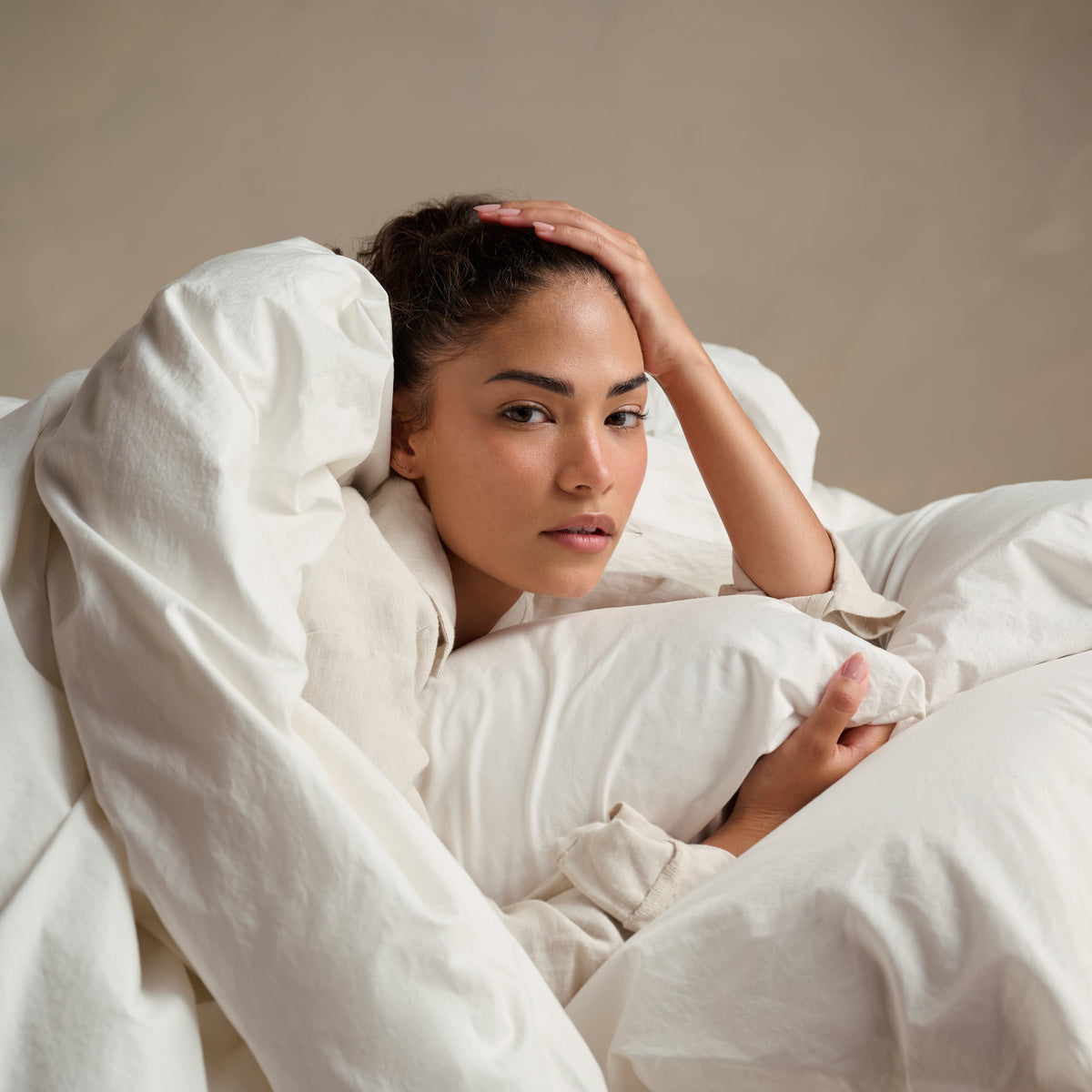 Bedfolk_Relaxed-Cotton-Pillowcase-Pair-Cloud_1x1_mt8fx1vk0.jpg