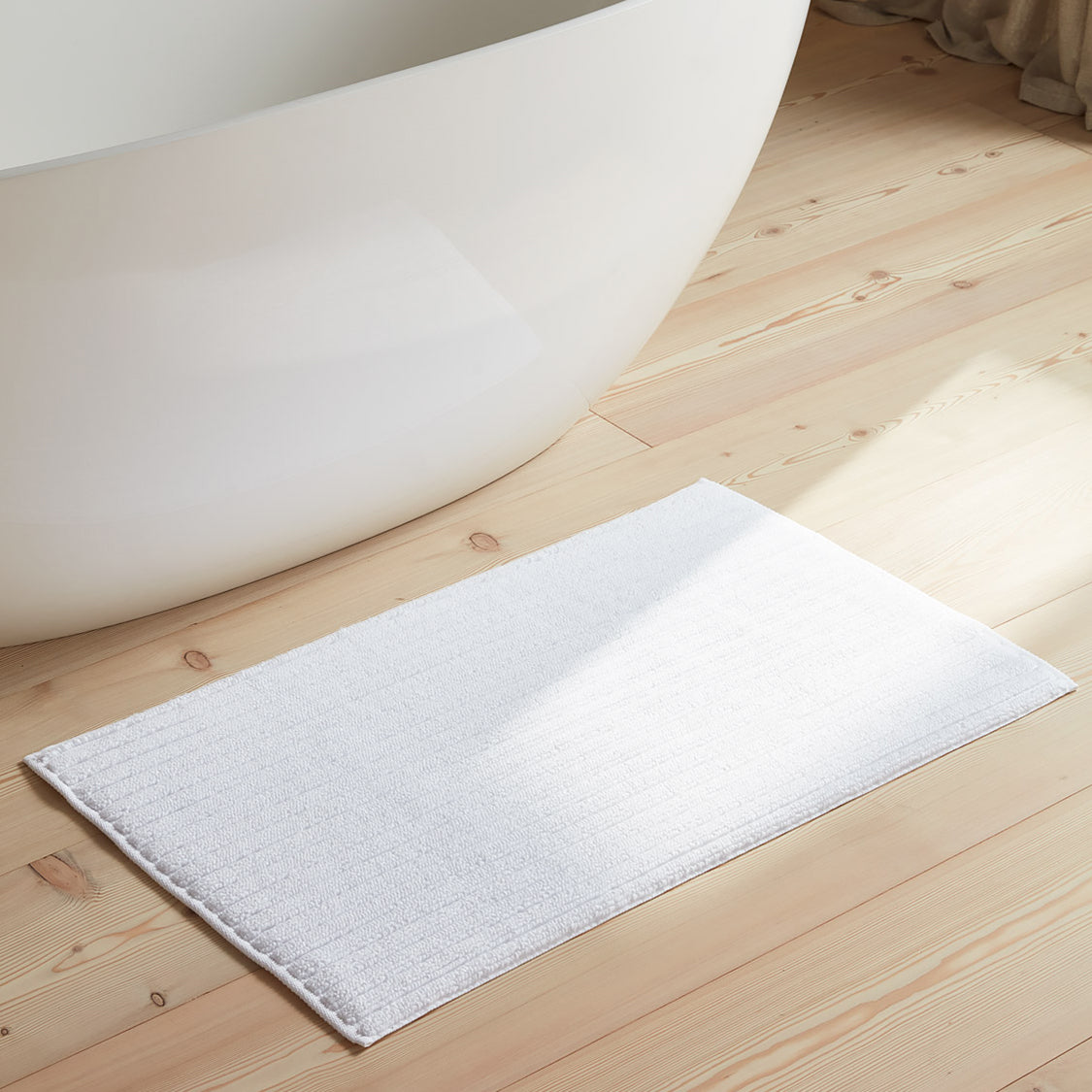 The Plush Bathmat - Snow