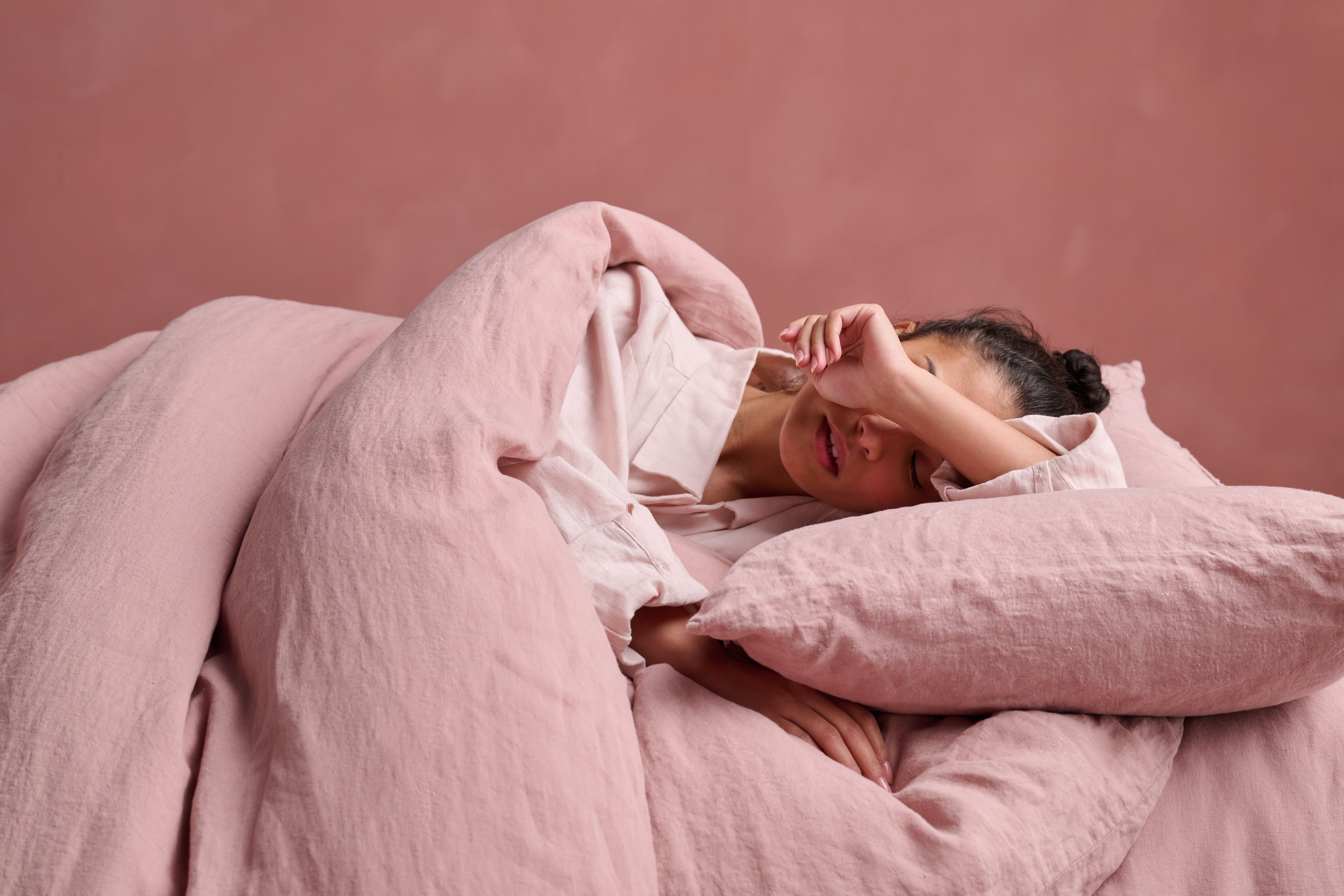 The Ultimate Bed Sheet Sizes Chart & Buying Guide