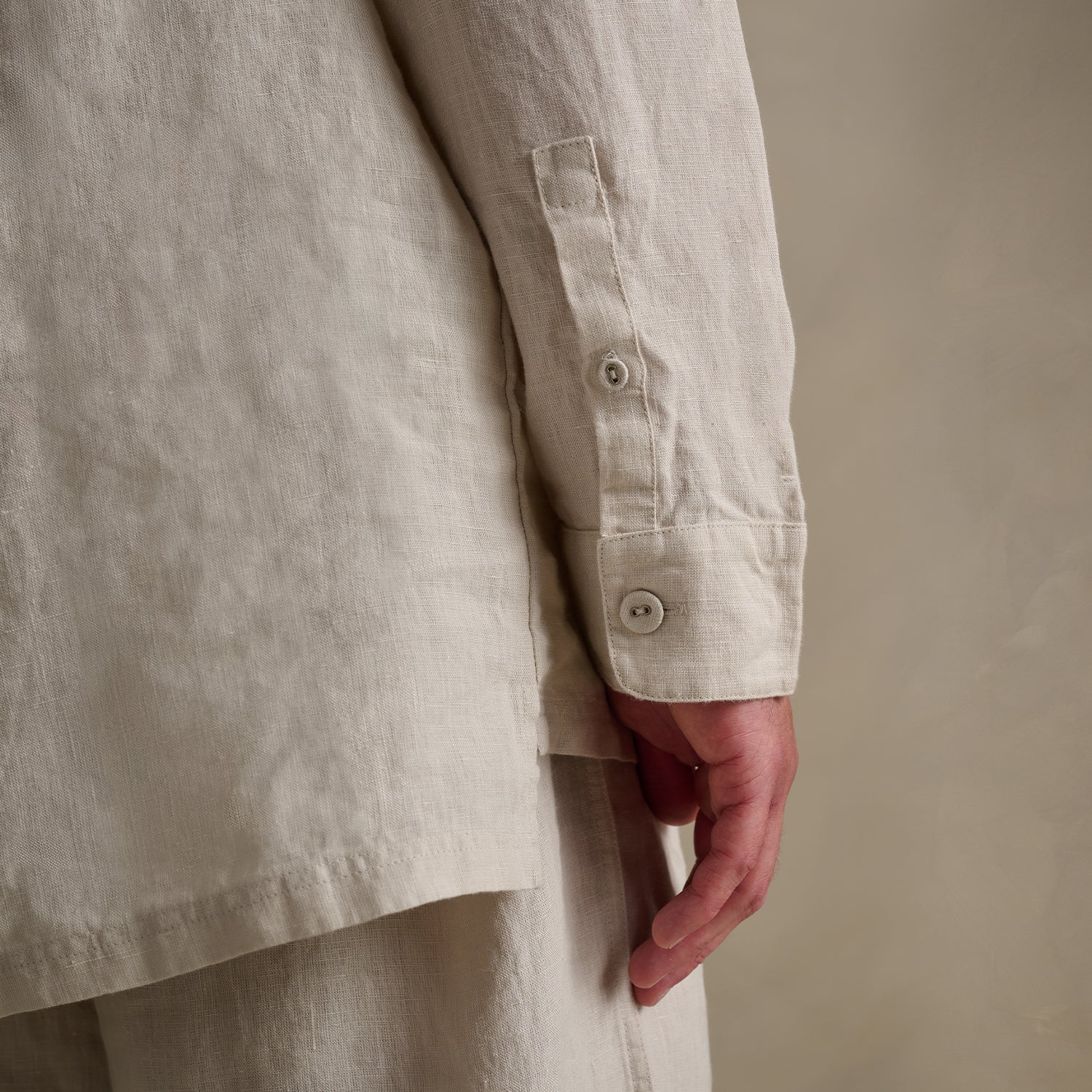 The Men's Linen Shirt - Clay